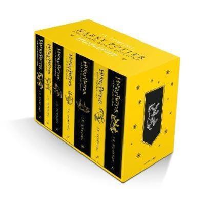 Harry Potter Hufflepuff House Editions Paperback Box Set (Ciltli)